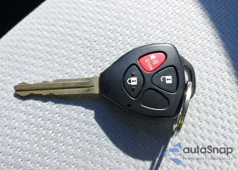 2013 Toyota Yaris Le z USA, uszkodzony, nr VIN JTDKTUD36DD550443